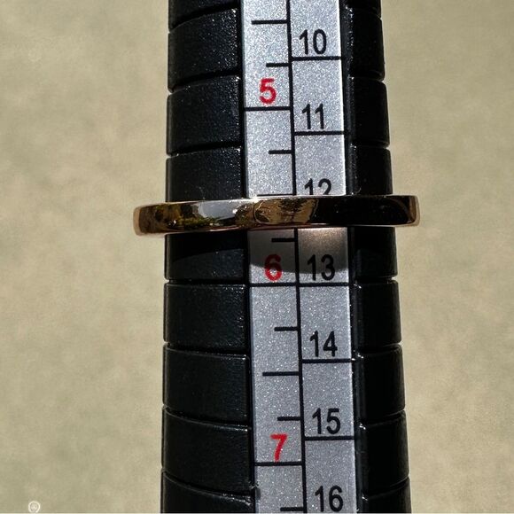 NEW Rose Gold Plated w/ Large Round Clear Crystal CZ Stone Ring Size 5.5 - Picture 6 of 12